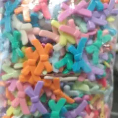 お買い得品　大容量　リボンのアクリルビーズ　約500グラム