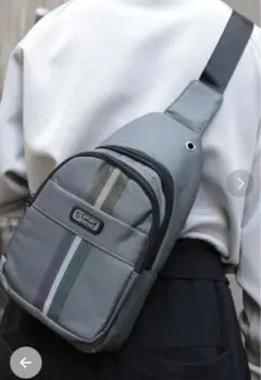 新品　リフレクター　シンプル　小さめバック　合わせやすい　ダークグレー