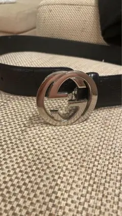 GUCCI ブラックレザーベルト 41024
