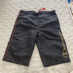 チャンピオン　ハーフパンツ ロゴ入り 150