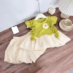 フリル付きトップスとショートパンツセット 5 years old