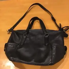 本革　ショルダーバッグ　黒