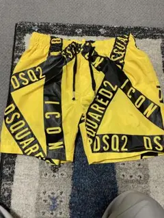 DSQUARED2 イエローロゴショートパンツ L