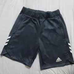 adidas　ハーフパンツ　150 グレー