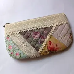 パッチワークキルトポーチ　ハンドメイド