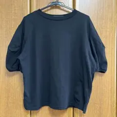 Niko and…黒のパフスリーブTシャツカットソーブラック半袖