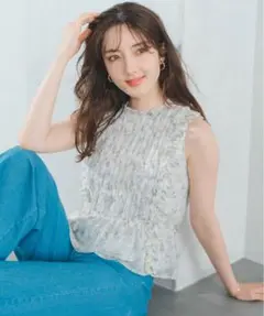 【ミッシュマッシュ】小花柄シャーリングノースリブラウス　白　フリーサイズ