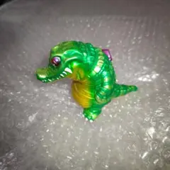 カゲマルデザイン　人喰いワニのクロちゃん　ソフビ　メタリック