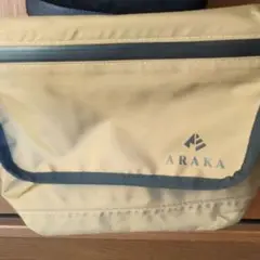 ARAKA ショルダーバック カーキ
