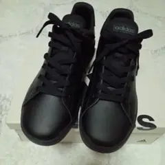 adidas アドバンコート　レディーススニーカー