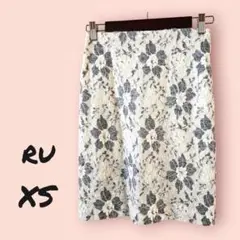 アールユー タイトスカート XSサイズ 花柄 細身