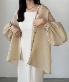 louere ノーカラーストライプシアーシャツ