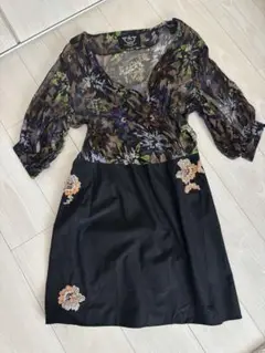 RYUZO NAKATA リュウゾウ ナカタ 花柄刺繍デニムスカ ート 38 RYUZO NAKATA(リュウゾウ ナカタ) フラワー装飾 デニムスカート