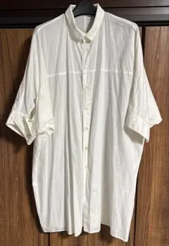 クレッシェントシャツ