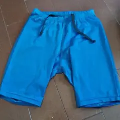 青いショートパンツ スポーツ用１６０センチ