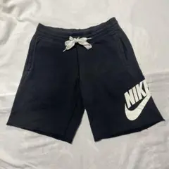 NIKE ブラック ショートパンツ