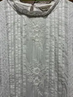 【お値下げ】刺繍ブラウス