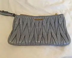 お大幅値下げ中!MIUMIU ミニバッグ クラッチバッグ マテラッセ