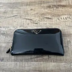 PRADA長財布エナメルブラック