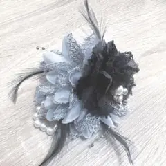 007 ハンドメイド コサージュ パール ビーズ　卒業式　シルバーグレー　グレー
