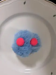 ファー　カラフルぬいぐるみ　ケバケバ　水色　キーホルダー