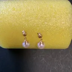 真珠ドロップ型ピアス