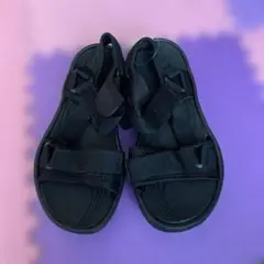ブラックサンダル 調整可能ストラップ付き　21cm