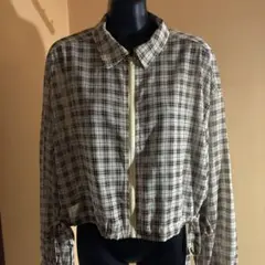 薄手のアウター短い上着　透かし
