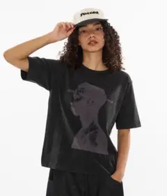 ブラック グラフィックTシャツ