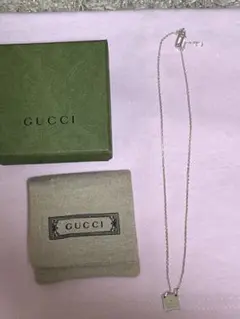 GUCCI スクエア プレート ネックレス