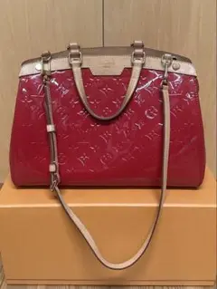 Item thumbnail for item e9cfc1eb-f1a4-47cc-826e-5e140403eb40