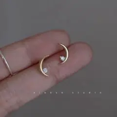 No23上品 三日月 ピアス［ゴールド］SV925 金属アレルギー対応
