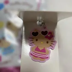 日焼けハローキティ ダイソーラバーストラップ