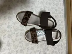 シューラルー　サンダル　茶　22.5㎝
