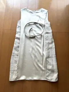 超美品　ベージュ　ワンピース　ビジューベルト付き　ノースリーブワンピース　M