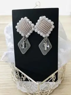 水晶付きピアス