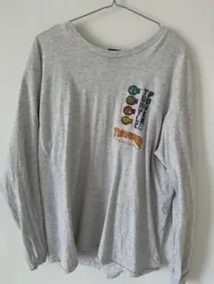 グレー 長袖カットソー プリント入り　スラッシャー