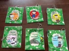 PEANUTS アクリルキーホルダーセット　ジョイフル