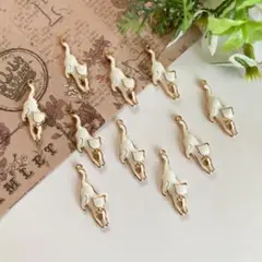 【2014】エナメルチャーム 背伸び猫（白）10個 350円