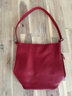 本革　レザー　赤　ショルダーバッグ