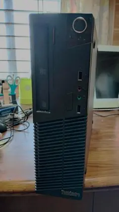 Lenovo ThinkCentre M72e デスクトップPC