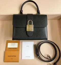 Louis Vuitton Rocky bb Epi ハンドバッグ