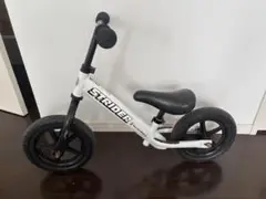 ストライダー セーブザチルドレンモデル ホワイト×レッド ストライダー×セーブ・ザ・チルドレン コラボ（スポーツモデル