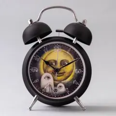 目覚まし時計　おつきさまをみつめるひとつめちゃん