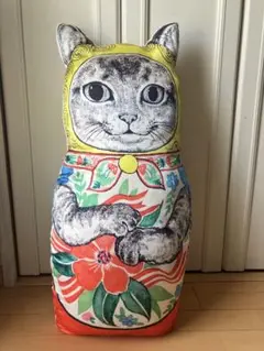 ヒグチユウコ　ネコリョーシカ　特大クッション