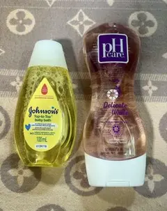 Johnson's Top-to-Toe & pH care Delicate