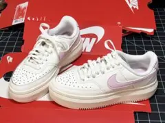 スニーカー NIKE ウィメンズ ホワイト ピンク コート ビション アルタ