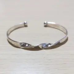 3886 ツイスト バングル シルバー ブレスレット シンプル 腕輪