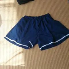 ネイビー 半ズボン 白いライン付き