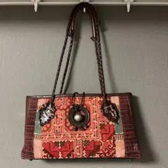 アジアン雑貨　刺繍模様のハンドバッグ